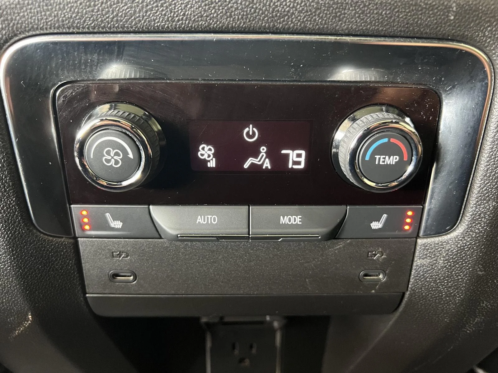 Used 2025 Iridescent Pearl Tricoat Chevrolet High Country image 23