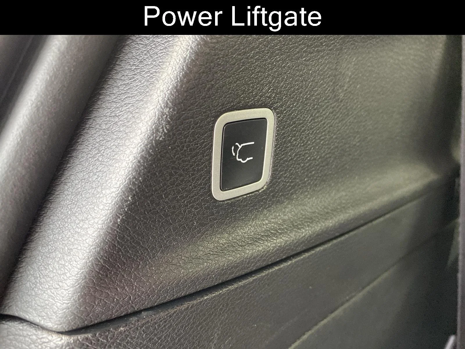 Used 2025 Bright White Clearcoat Chrysler Limited image 18
