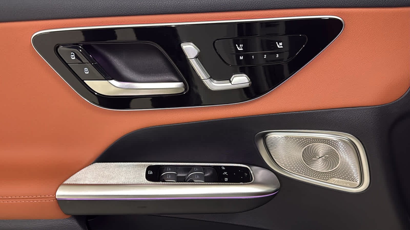 New 2026 Polar White Mercedes-Benz GLC 300 image 17