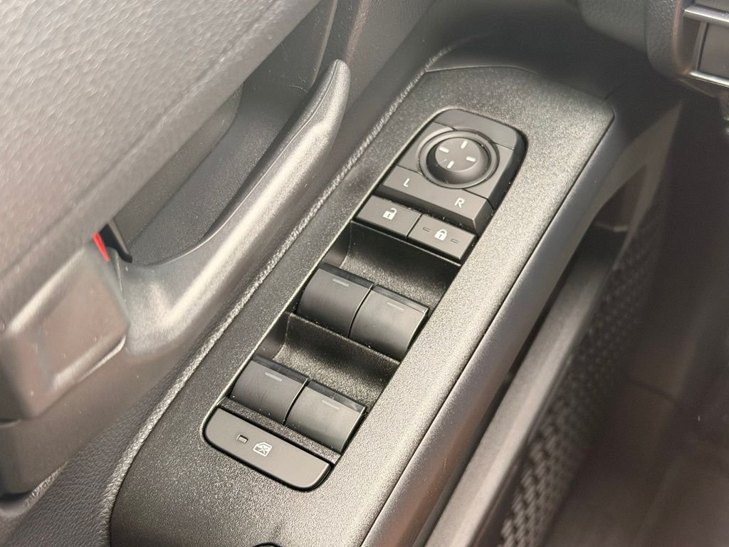 Used 2025  Toyota SR5 image 25