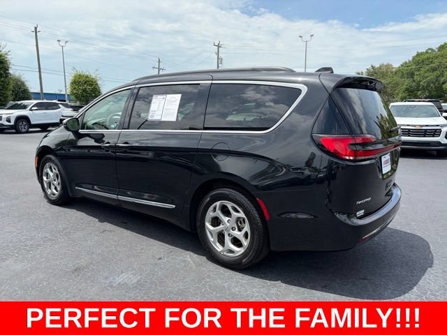 Used 2023 Brilliant Black Chrysler Limited image 4