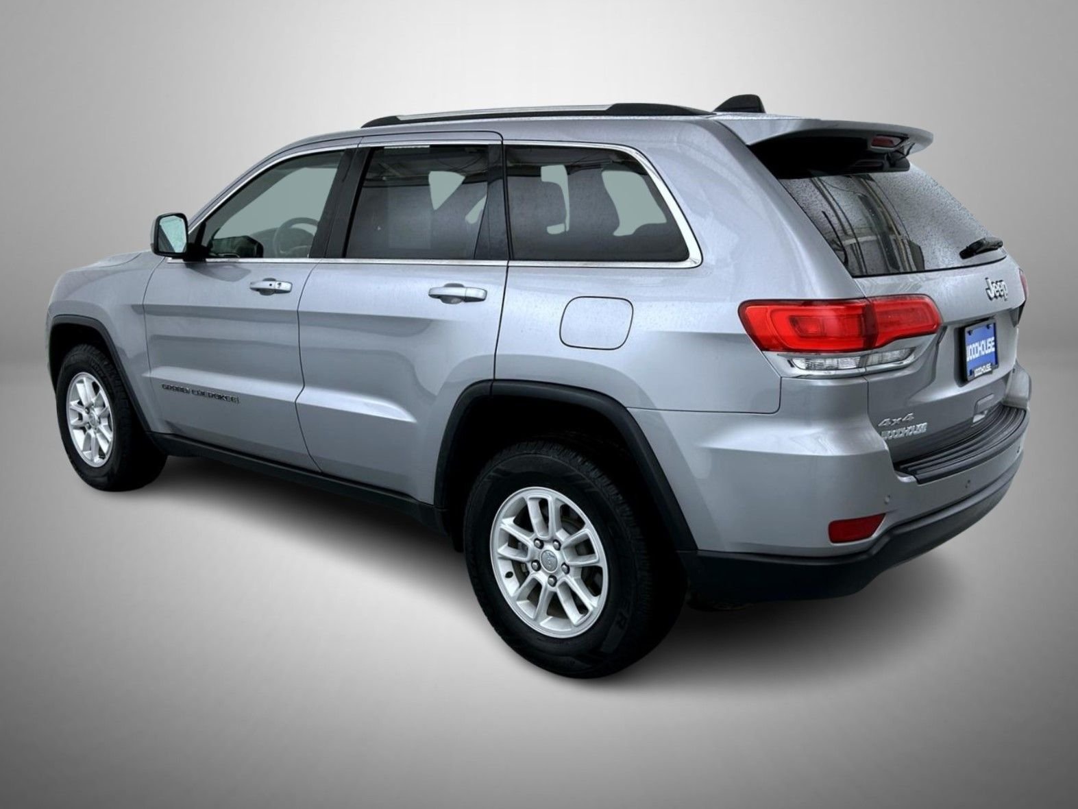 Used 2019 Silver Jeep Laredo E image 7