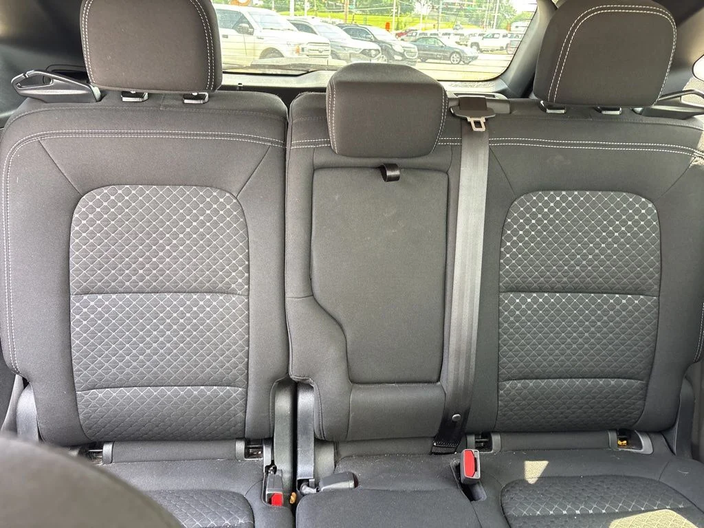 Used 2025 Vapor Blue Metallic Ford Active image 9
