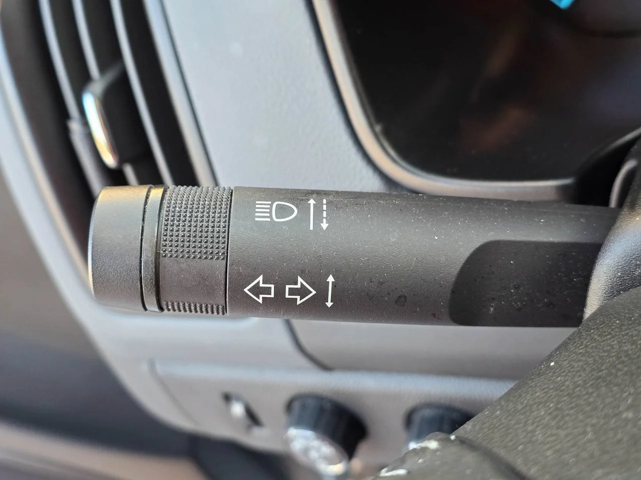 Used 2022 Summit White Chevrolet Z71 image 19