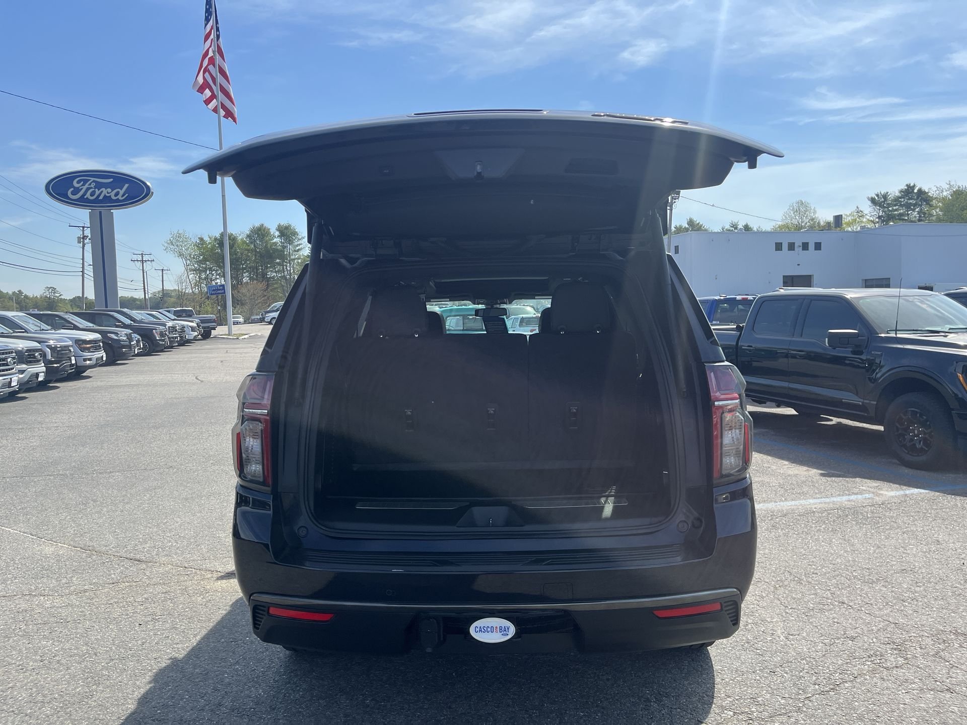 View vehicle photo 3