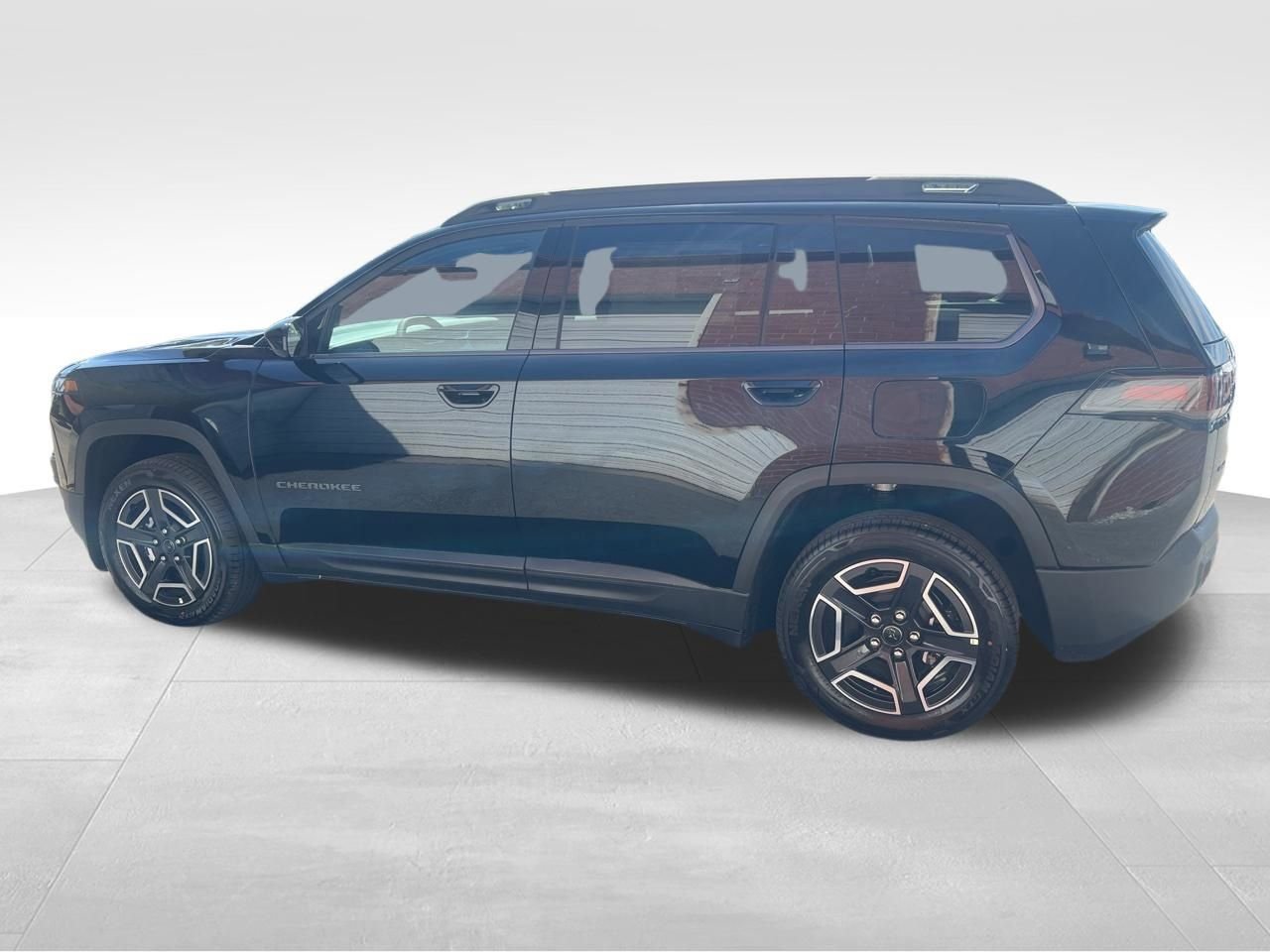 New 2026 Diamond Black Crystal Pearl-Coat Exterior Paint Jeep Laredo image 2