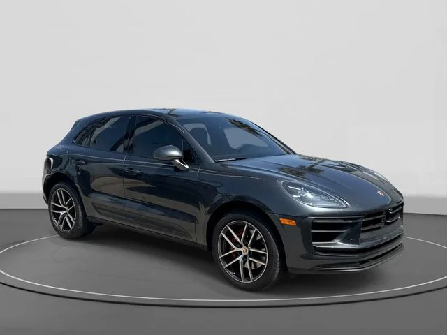 2024 Porsche Macan S's photo