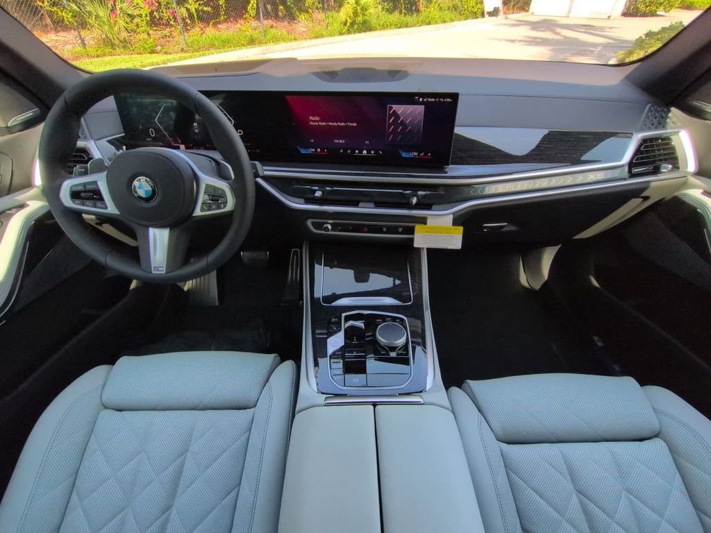 New 2026 Mineral White Metallic BMW xDrive40i image 15