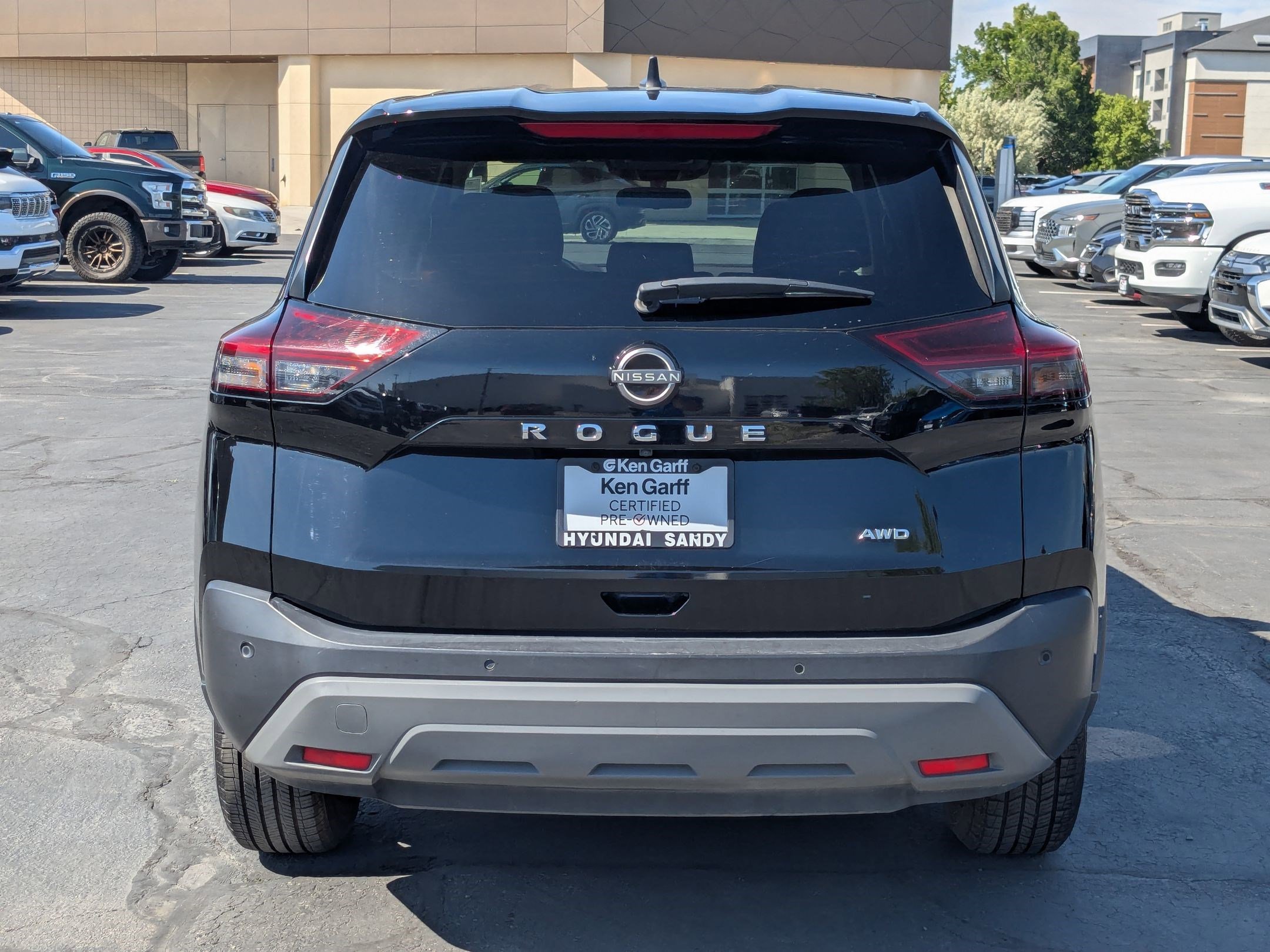 Used 2023 Super Black Nissan S image 5
