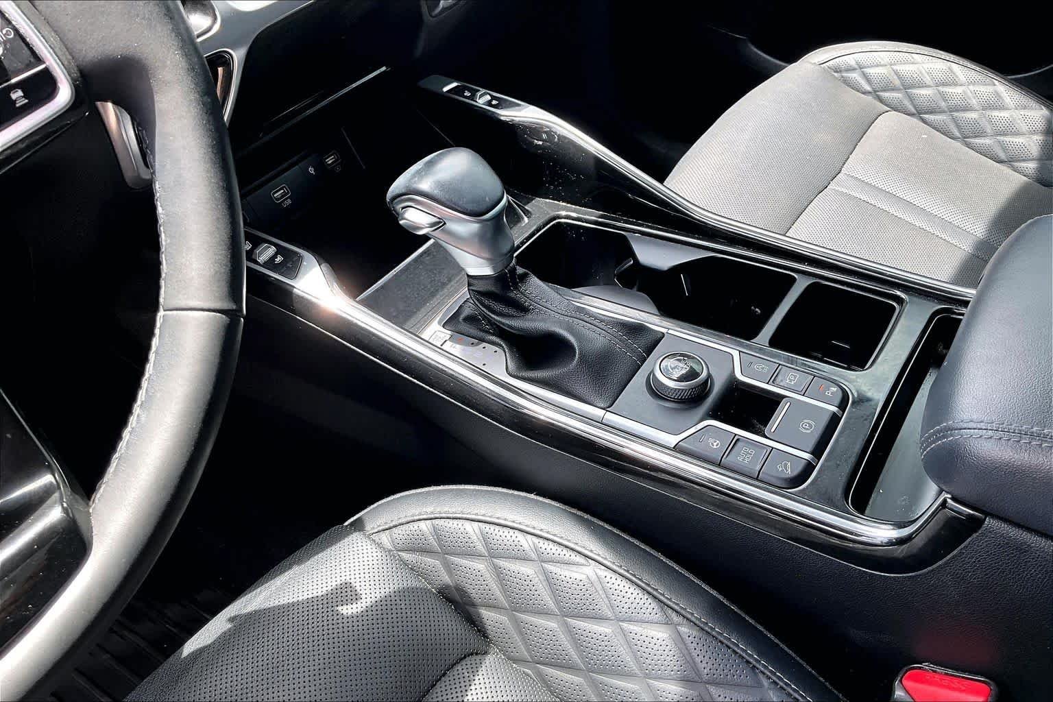 Used 2021 Sapphire Blue Kia SX Prestige image 17