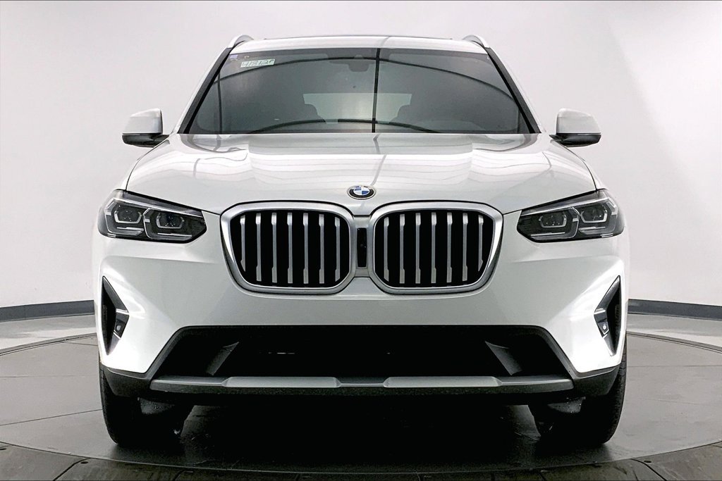 Used 2024 Mineral White Metallic BMW  image 2