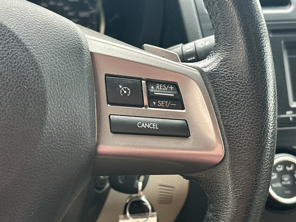 Used 2014 Quartz Blue Pearl Subaru Limited image 15