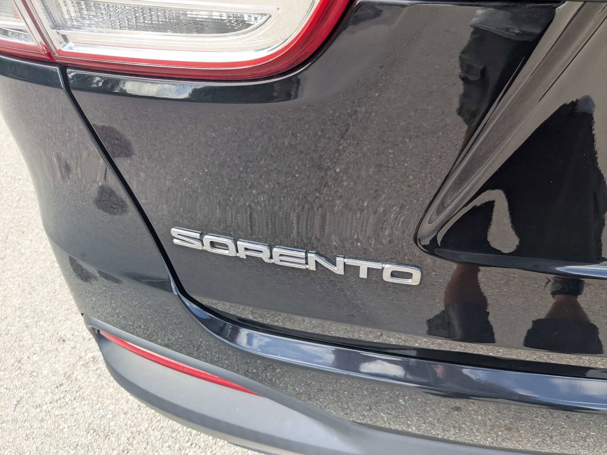 Used 2018 Ebony Black Kia L image 14