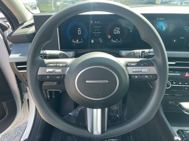 New 2026 White Hyundai SE image 11