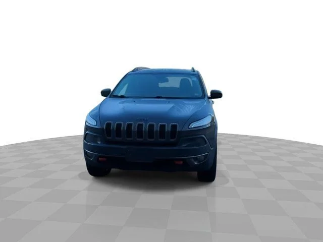Used 2016 Gray Jeep Trailhawk image 3