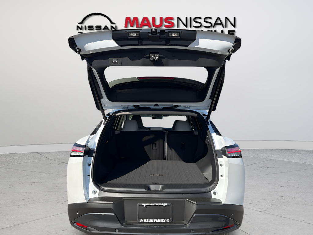 New 2026 White Nissan SL image 10