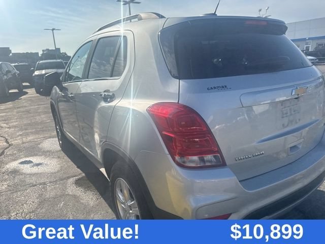 Used 2018 SILVER ICE METALLIC Chevrolet LT image 17