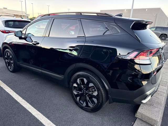 Used 2023 Black Kia X-Line image 4