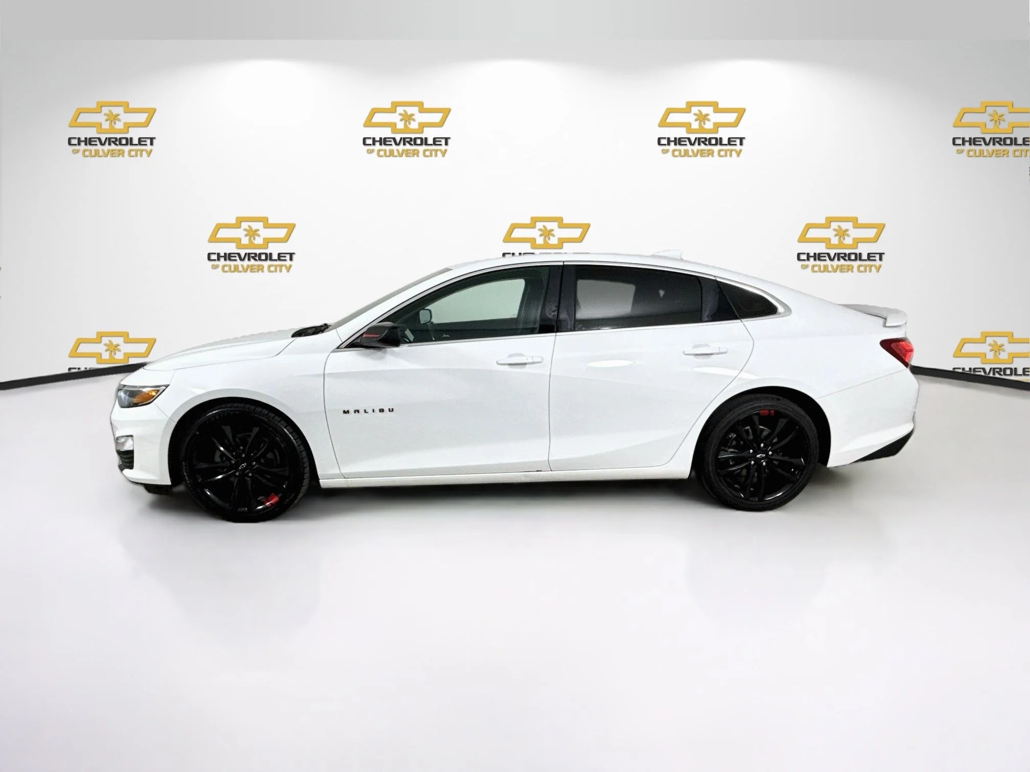 Used 2021 SUMMIT WHITE Chevrolet LT image 5