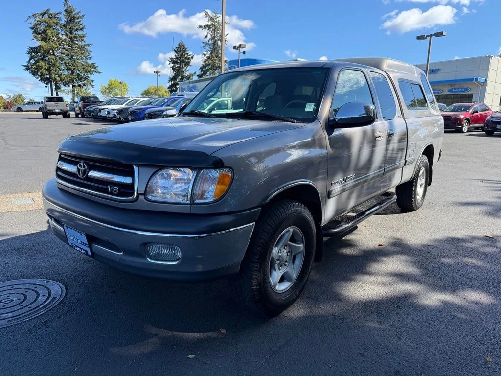 Used 2000 Gray Toyota SR5 image 4