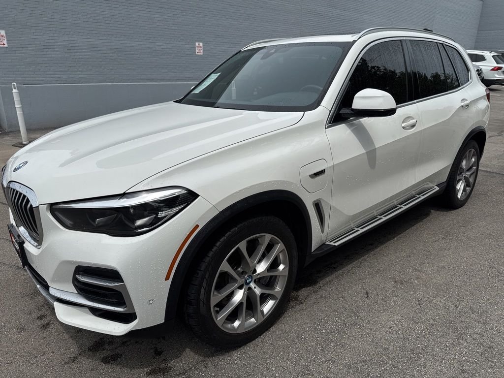 2023 BMW X5 xDrive45e's photo