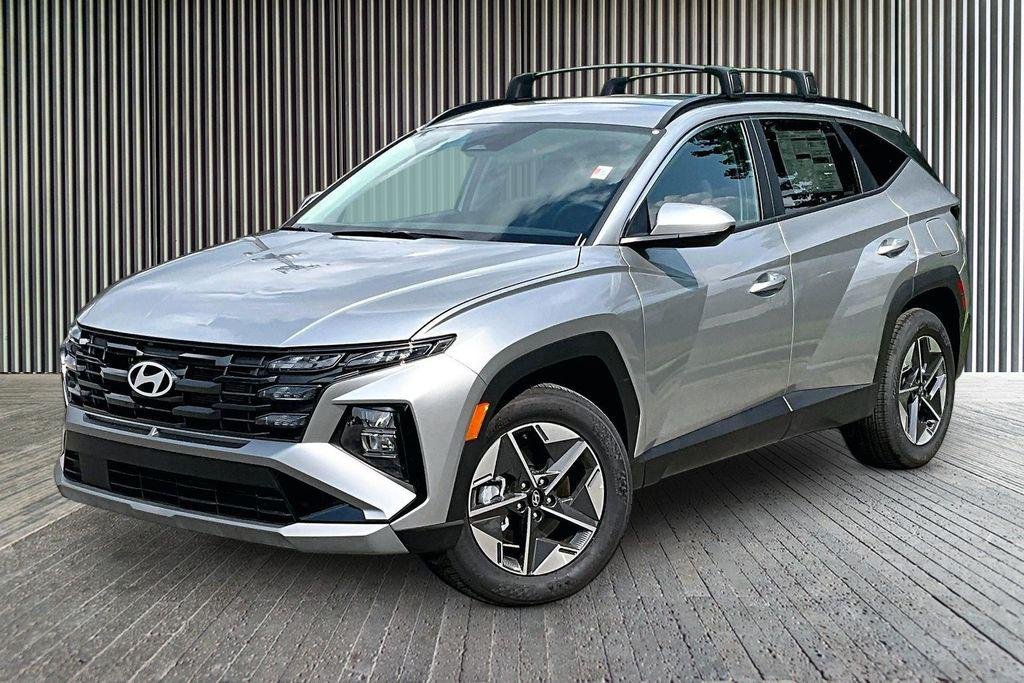 New 2026 Shimmering Silver Hyundai SEL image 2