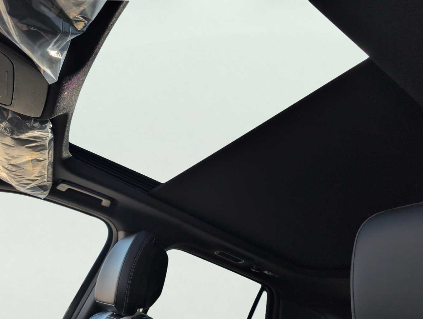 New 2026 Star White Metallic Tri-Coat Ford MAX Platinum® image 10