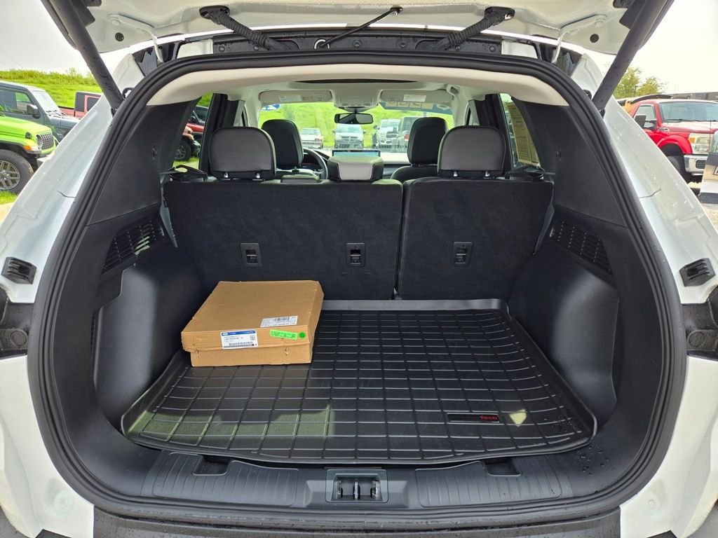 Used 2025 White Ford Base image 31