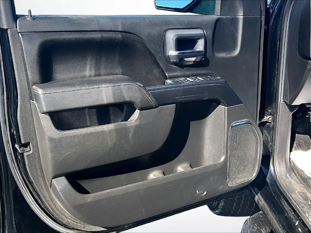 Used 2016 Black GMC SLE image 20