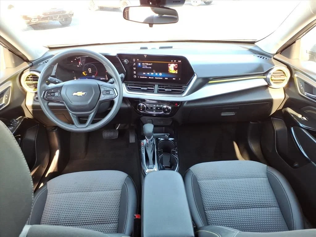 Used 2025 Sterling Gray Metallic Chevrolet LT image 24