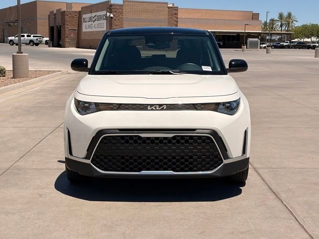 Used 2025 White Kia S image 3