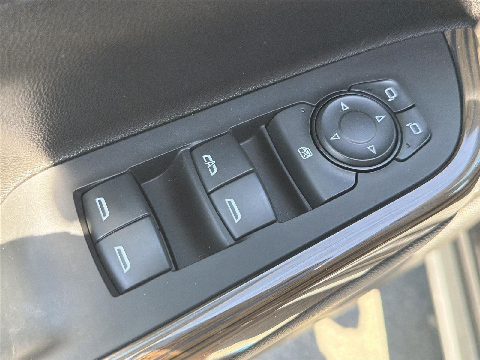 Used 2023 Ebony Twilight Metallic GMC SLE image 26