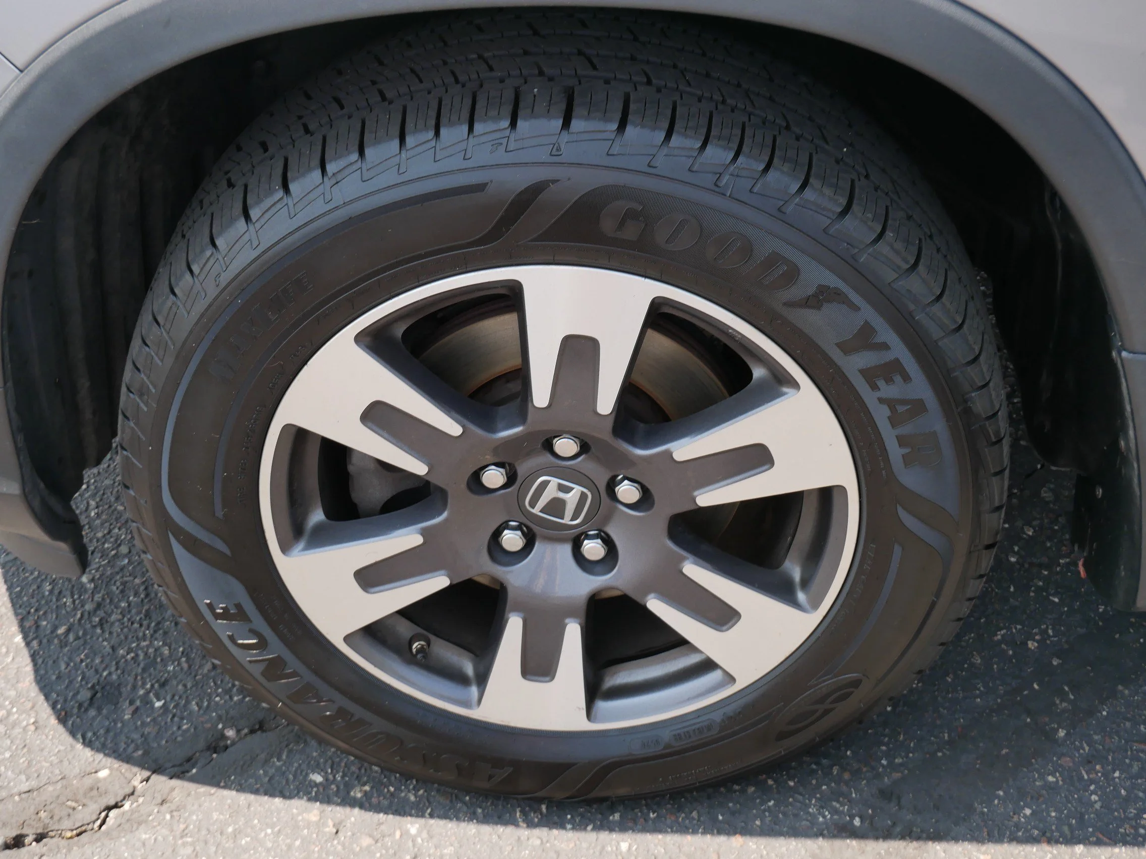 Used 2018 Lunar Silver Metallic Honda RTL image 15