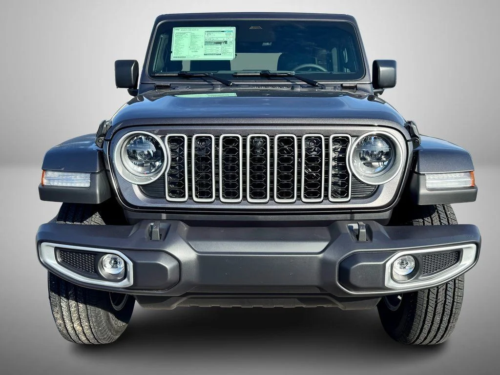 New 2026 Granite Crystal Metallic Clear-Coat Exterior Paint Jeep Sahara image 10