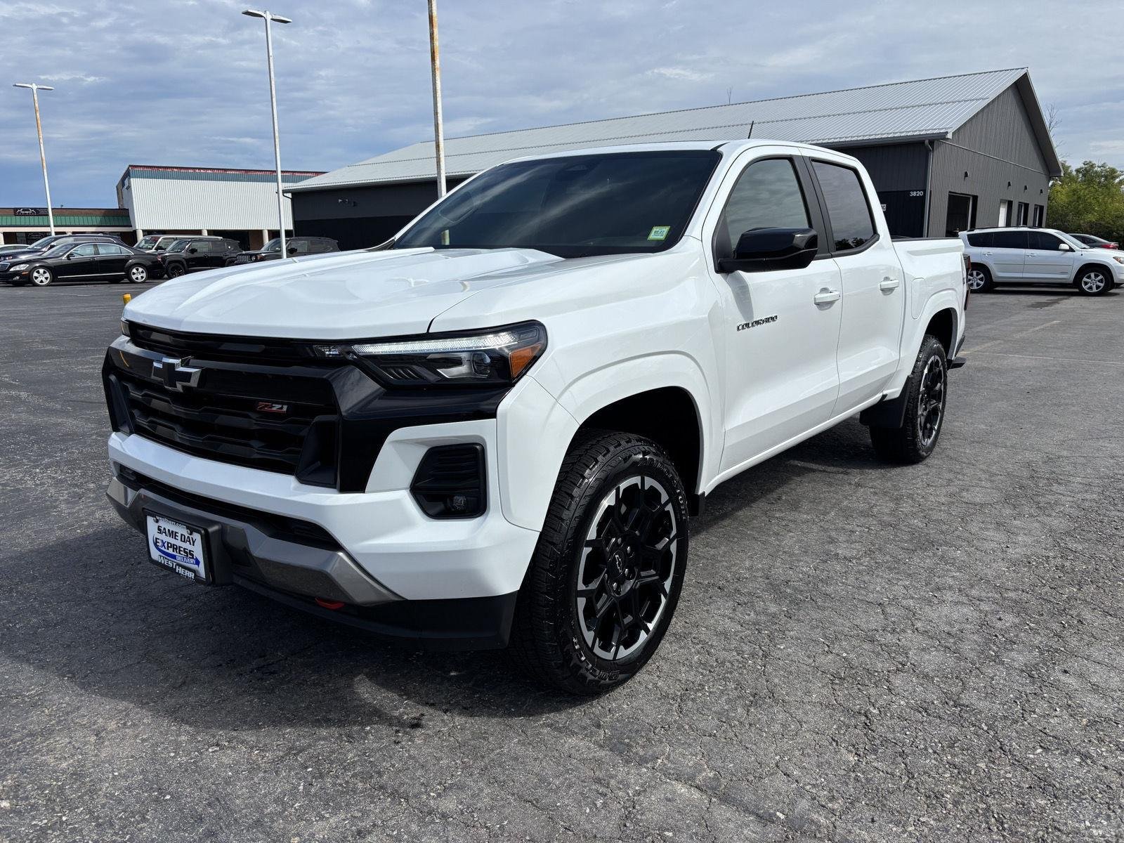 Used 2026 Summit White Chevrolet Z71 image 7