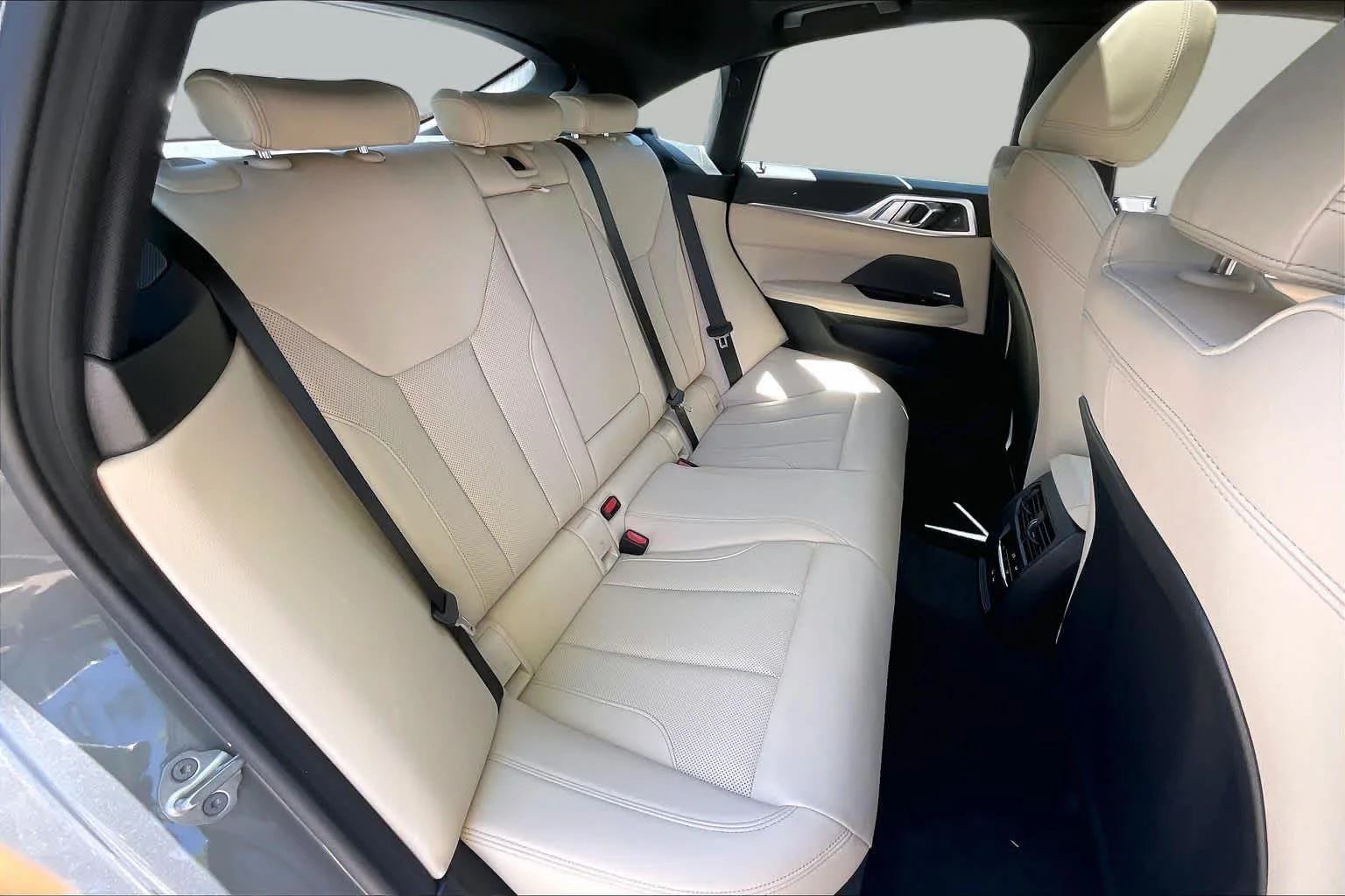 Used 2026 Skyscraper Grey Metallic BMW 430i xDrive image 19