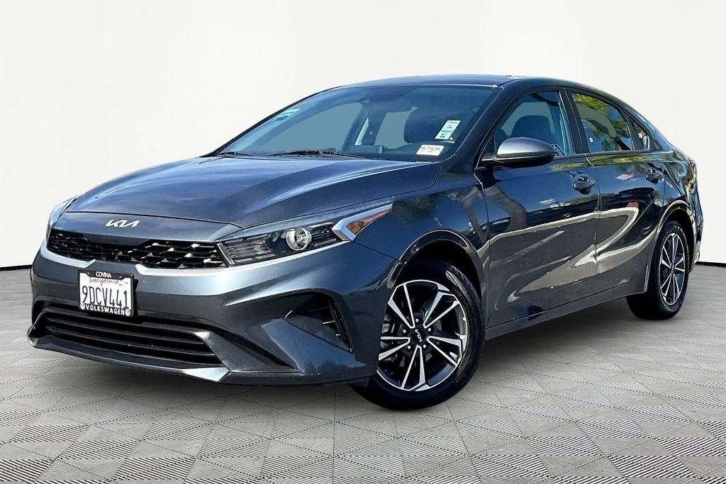 Used 2023 Gray Kia LXS image 3
