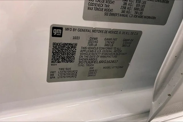 Used 2024 Summit White GMC AT4X image 43