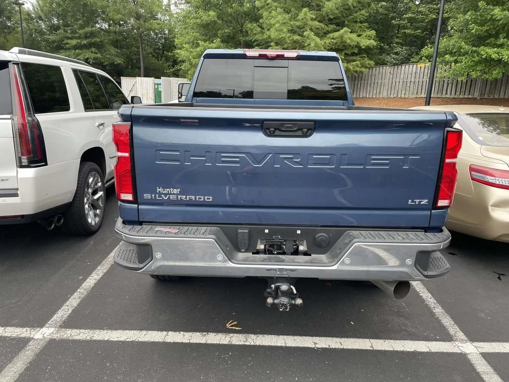 Used 2025 Lakeshore Blue Metallic Chevrolet LTZ image 5