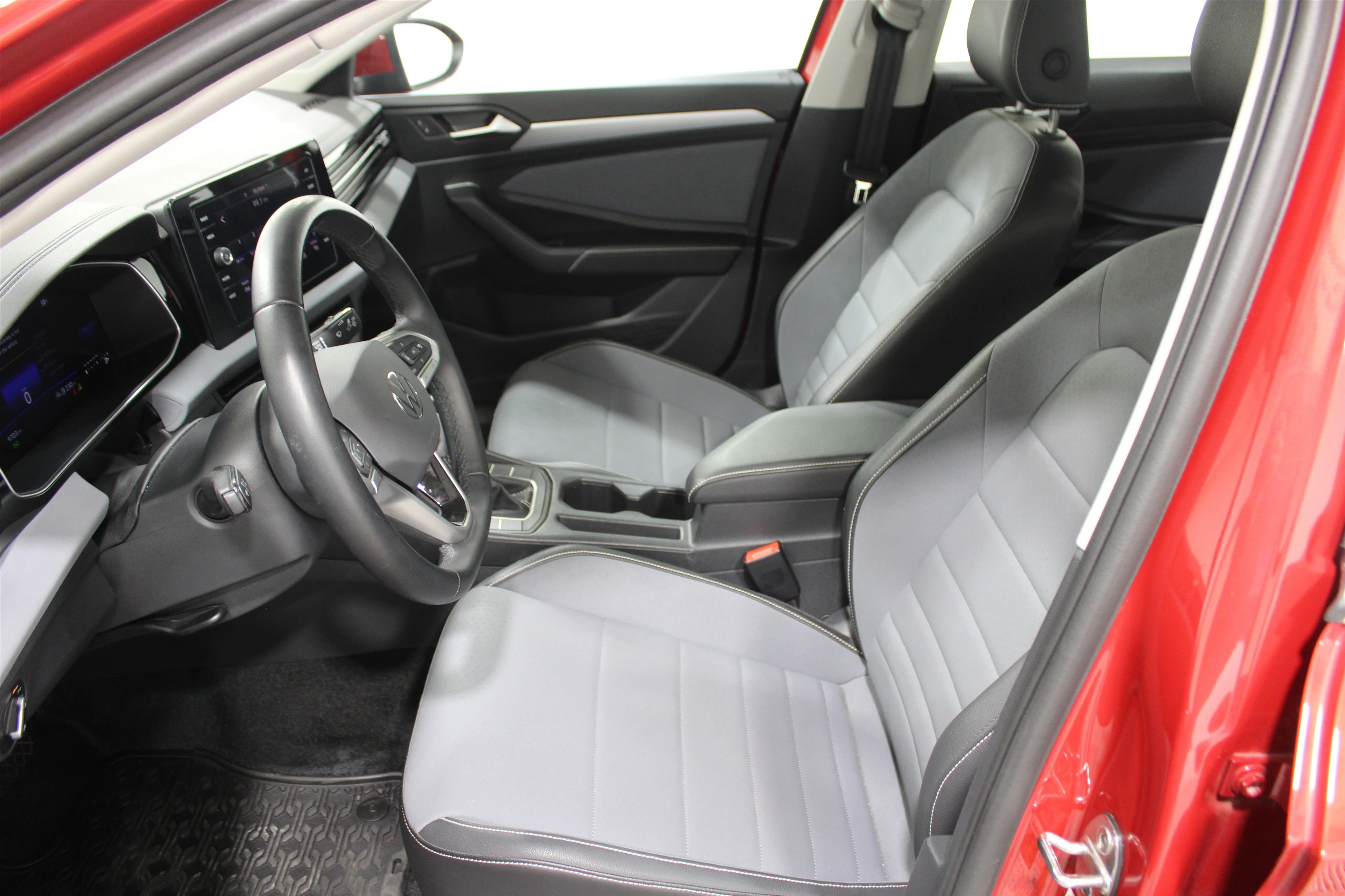 2025 Volkswagen Jetta SE - Photo 3