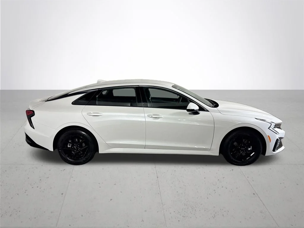 New 2026 Snow White Pearl Kia LXS FWD image 5