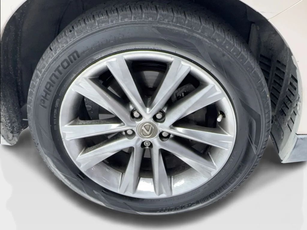Used 2015 Beige Lexus 350 image 14