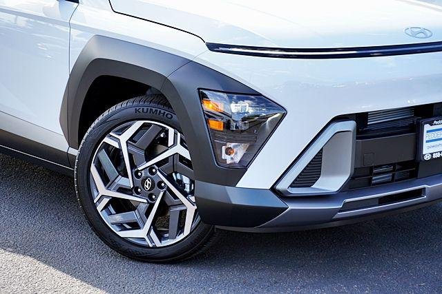 New 2026 White Hyundai SEL Premium FWD image 4