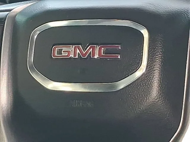 Used 2022 WHITE FROST TRICOAT GMC SLT image 12