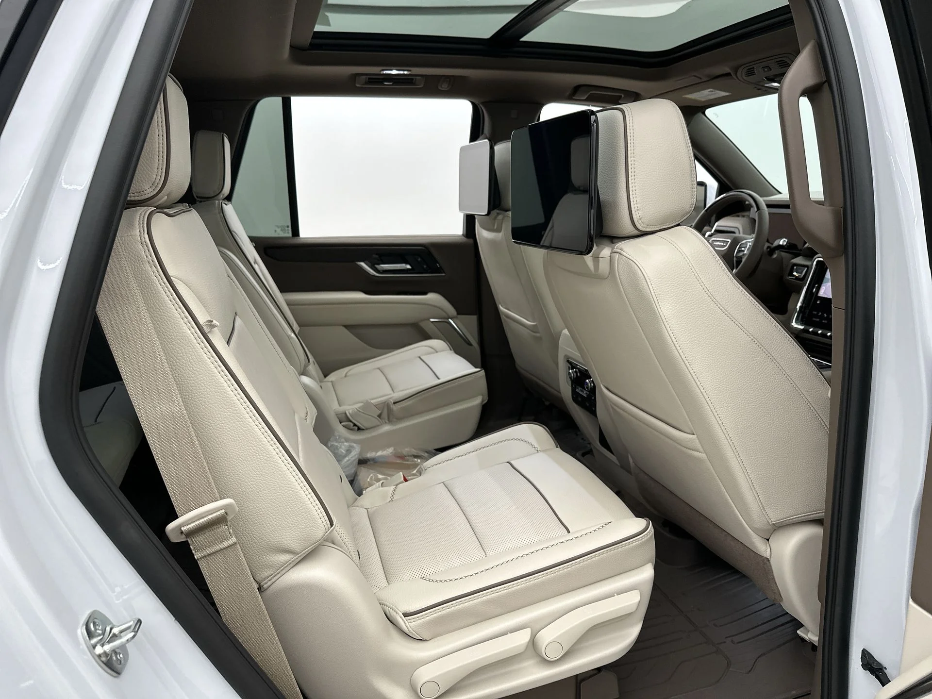 2026 GMC Yukon Denali - Photo 86