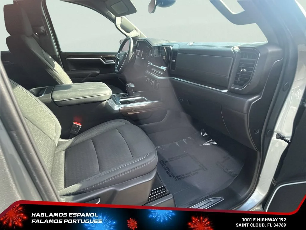 Used 2025 Sterling Gray Metallic Chevrolet RST image 31