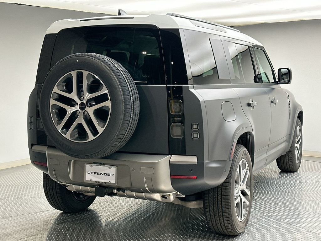 New 2026 Carpathian Grey Land Rover S image 3
