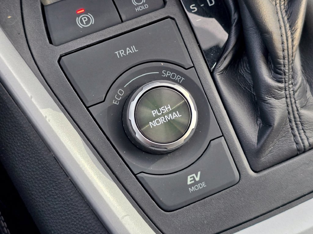 Certified Used 2019 Silver Toyota Limited image 9