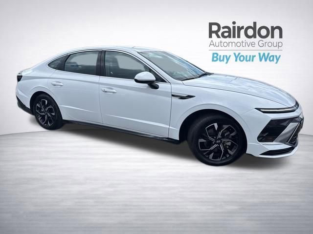Used 2024 Serenity White Hyundai SEL image 1