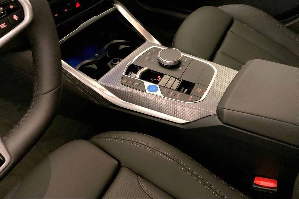 New 2026 Vegas Red Metallic BMW xDrive40 image 6